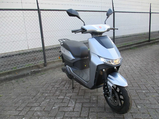 Yadea - e-snorscooter - t9l - e-scooter - afbeelding 9 van  13