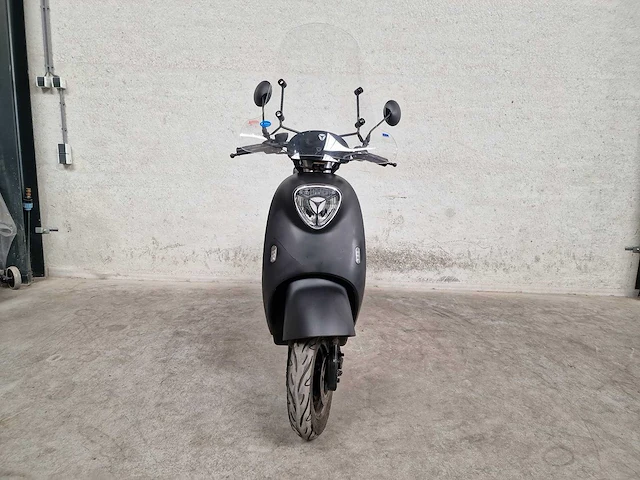 Yadea - elektrische bromscooter - m6l - 45km uitvoering fpj66k - afbeelding 4 van  9