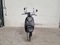 Yadea - elektrische bromscooter - m6l - 45km uitvoering fpj66k - afbeelding 4 van  9