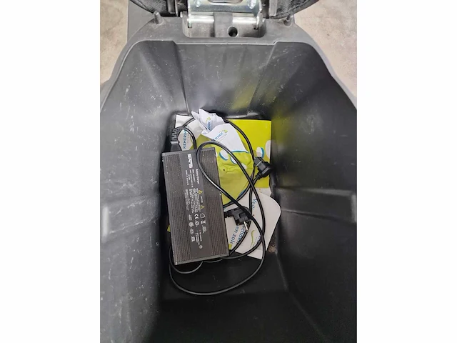 Yadea - elektrische bromscooter - m6l - 45km uitvoering fpj66k - afbeelding 8 van  9