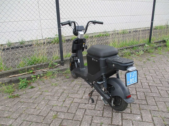 Yadea - snorscooter - u3 - e-scooter - afbeelding 2 van  12