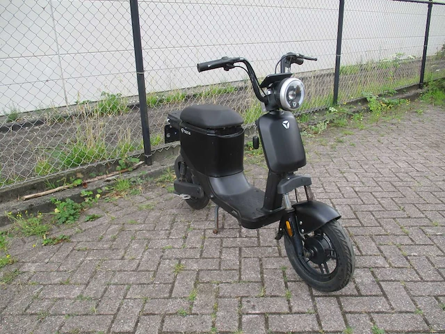 Yadea - snorscooter - u3 - e-scooter - afbeelding 8 van  12