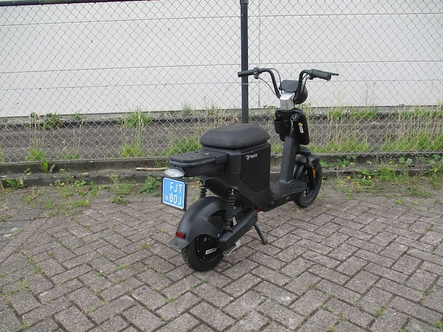 Yadea - snorscooter - u3 - e-scooter - afbeelding 10 van  12
