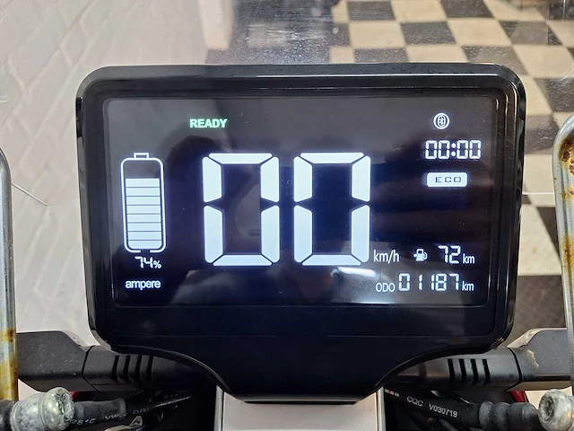 Yadea g5 25 km elektrische snorscooter - afbeelding 4 van  7