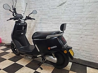 Yadea g5 45 km elektrische bromscooter - afbeelding 3 van  7