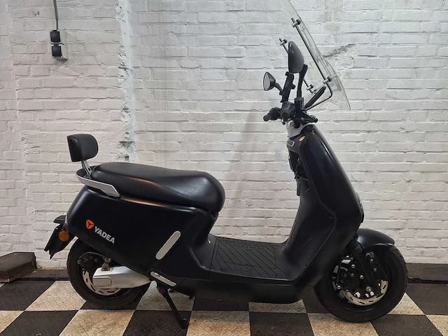 Yadea g5 45 km elektrische bromscooter - afbeelding 4 van  7