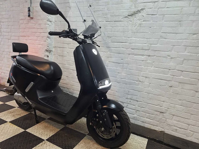 Yadea g5 45 km elektrische bromscooter - afbeelding 5 van  7