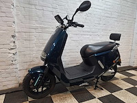 Yadea g5 45 km elektrische bromscooter - afbeelding 2 van  7