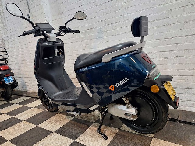 Yadea g5 45 km elektrische bromscooter - afbeelding 3 van  7
