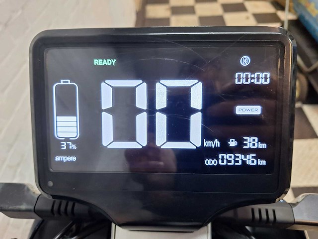 Yadea g5 45 km elektrische bromscooter - afbeelding 4 van  7