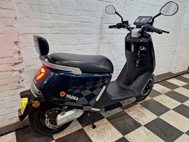 Yadea g5 45 km elektrische bromscooter - afbeelding 5 van  7