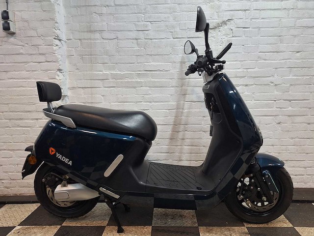 Yadea g5 45 km elektrische bromscooter - afbeelding 6 van  7