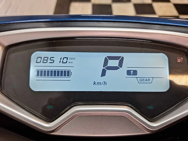 Yadea t9l 45 km elektrische bromscooter - afbeelding 4 van  8