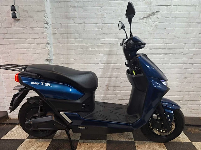 Yadea t9l 45 km elektrische bromscooter - afbeelding 6 van  8