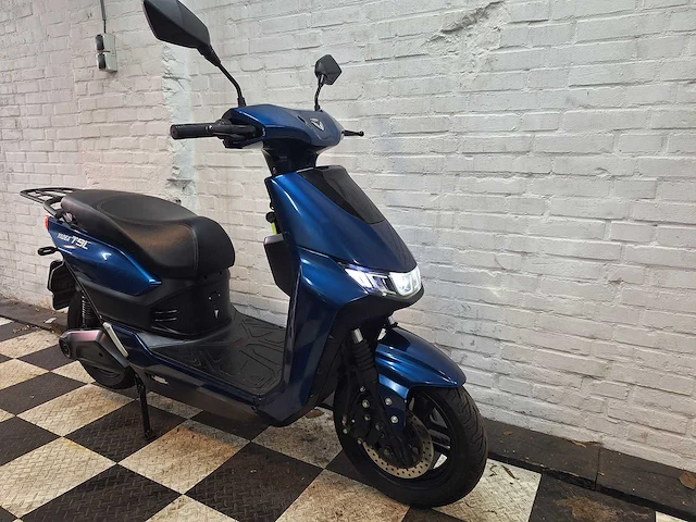 Yadea t9l 45 km elektrische bromscooter - afbeelding 7 van  8