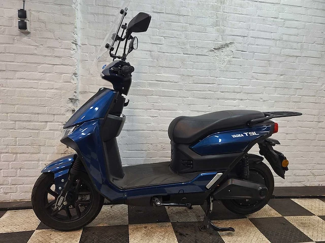 Yadea t9l 45 km elektrische bromscooter - afbeelding 1 van  8
