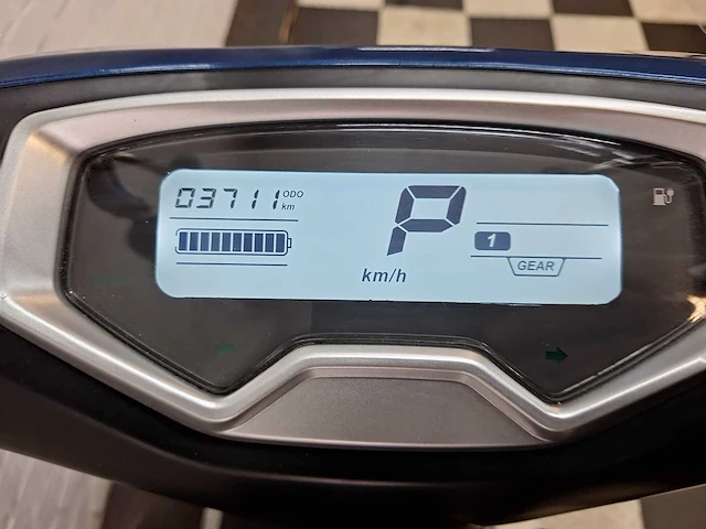 Yadea t9l 45 km elektrische bromscooter - afbeelding 4 van  8