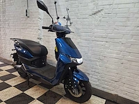 Yadea t9l 45 km elektrische bromscooter - afbeelding 6 van  8