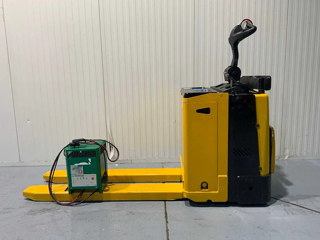 Yale - mp20x - elektrische meerij palletwagen, acculader - afbeelding 9 van  18