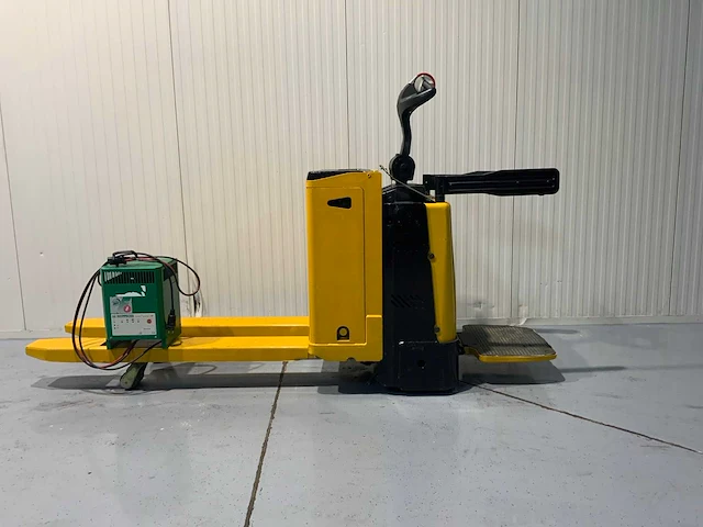Yale - mp20x - elektrische meerij palletwagen, acculader - afbeelding 11 van  18