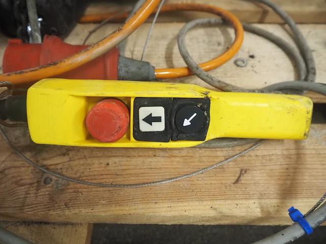 Yale - afbeelding 9 van  11