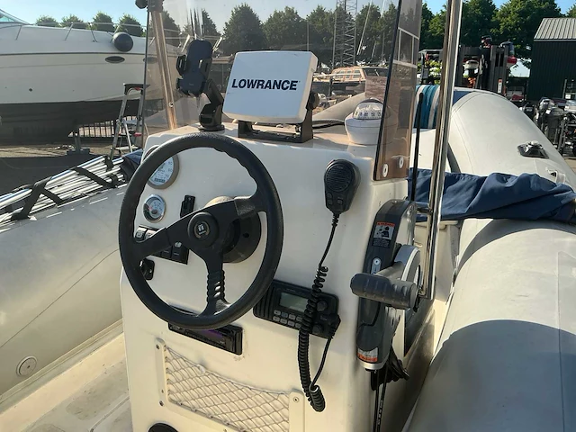 Yam 480r rib rubberboot met trailer. - afbeelding 23 van  25