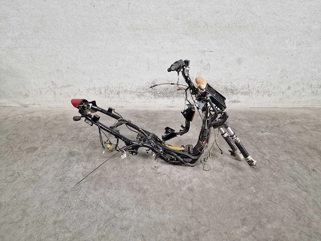 Yamaha - aerox - frame met restanten - afbeelding 3 van  4