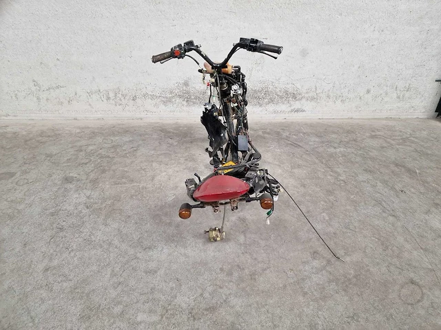 Yamaha - aerox - frame met restanten - afbeelding 4 van  4