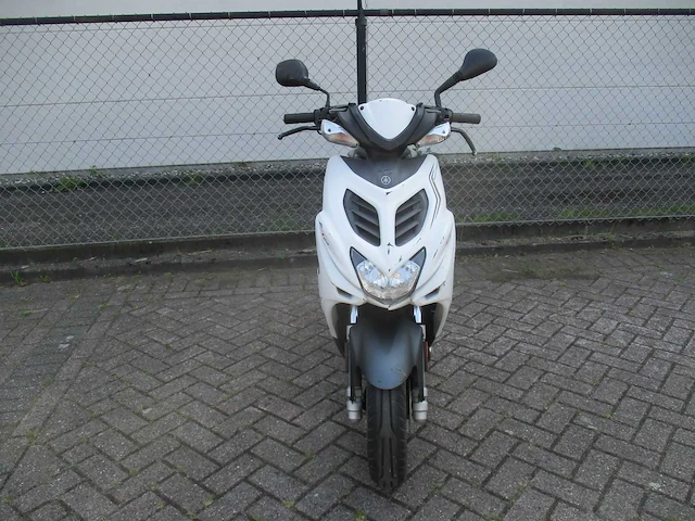 Yamaha - bromscooter - aerox r sport technology injectie - scooter - afbeelding 5 van  11