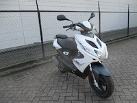Yamaha - bromscooter - aerox r sport technology injectie - scooter - afbeelding 7 van  11