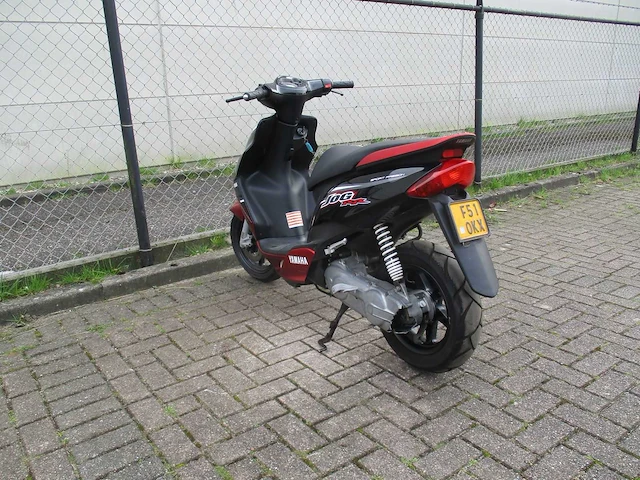 Yamaha - bromscooter - jog rr motogp liquid cooled 2 tact - scooter - afbeelding 3 van  13