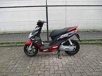 Yamaha - bromscooter - jog rr motogp liquid cooled 2 tact - scooter - afbeelding 1 van  13