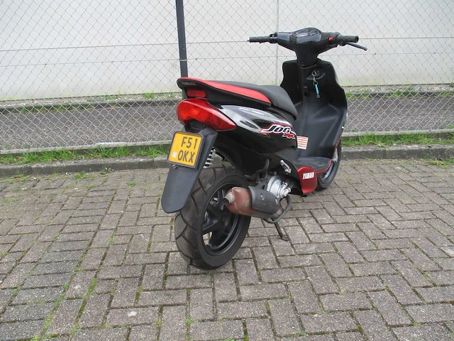 Yamaha - bromscooter - jog rr motogp liquid cooled 2 tact - scooter - afbeelding 12 van  13