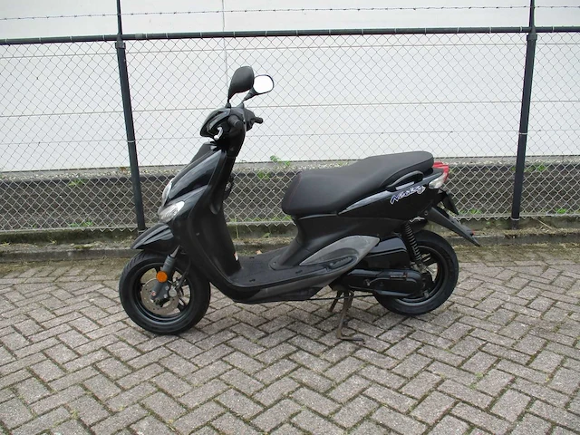 Yamaha - bromscooter - neo's 4 - scooter - afbeelding 1 van  11