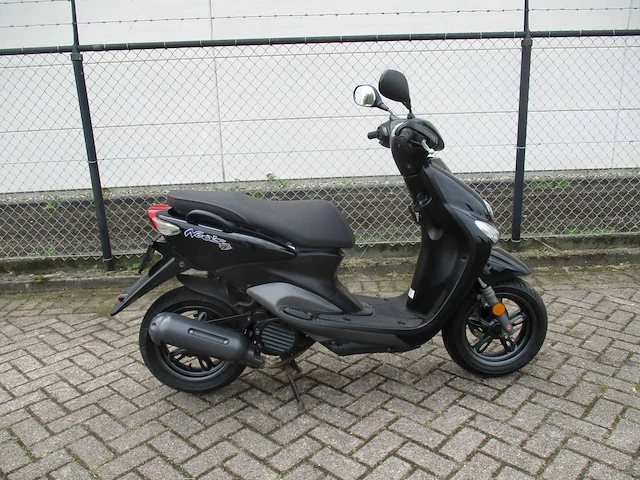 Yamaha - bromscooter - neo's 4 - scooter - afbeelding 8 van  11
