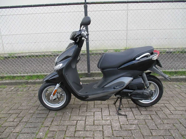 Yamaha - bromscooter - neo's 4 injectie - scooter - afbeelding 1 van  11