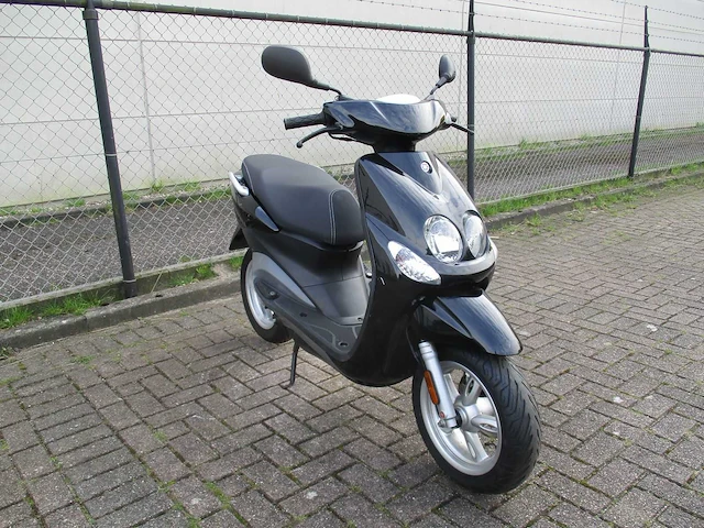 Yamaha - bromscooter - neo's 4 injectie - scooter - afbeelding 7 van  11