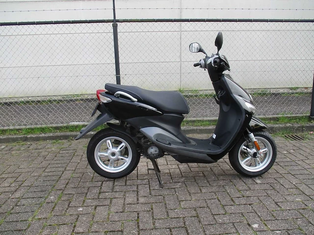 Yamaha - bromscooter - neo's 4 injectie - scooter - afbeelding 8 van  11