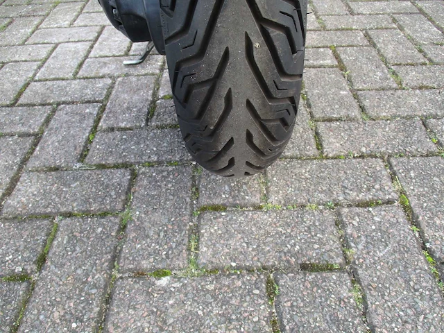 Yamaha - bromscooter - neo's 4 injectie - scooter - afbeelding 11 van  11