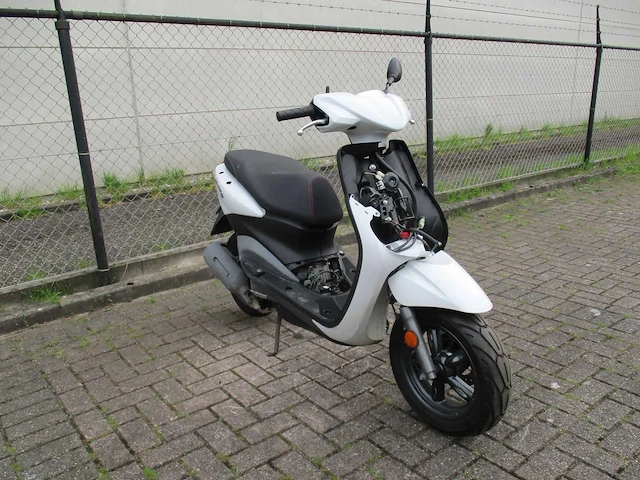 Yamaha - bromscooter - neo's 4 injectie - scooter - afbeelding 7 van  11