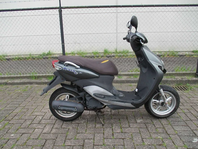 Yamaha - bromscooter - neo's 4 injectie - scooter - afbeelding 8 van  11