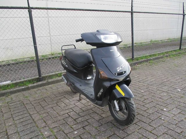 Yamaha - bromscooter - zest 2 tact - scooter - afbeelding 4 van  9