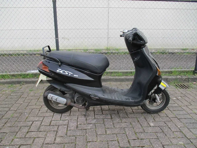 Yamaha - bromscooter - zest 2 tact - scooter - afbeelding 5 van  9