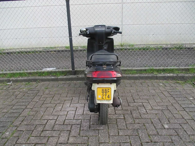 Yamaha - bromscooter - zest 2 tact - scooter - afbeelding 7 van  9