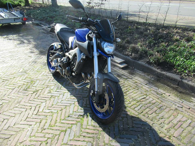 Yamaha - mt09 - motorcycle - afbeelding 2 van  6