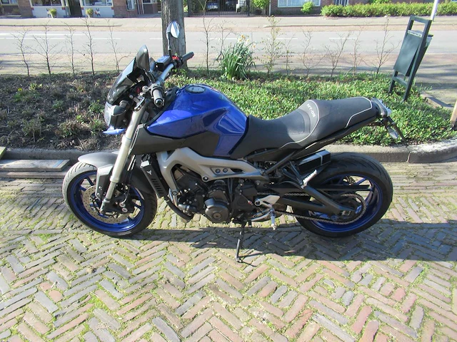 Yamaha - mt09 - motorcycle - afbeelding 5 van  6