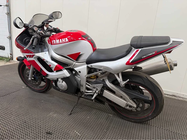 Yamaha - r6 - sport - motorfiets - 1999 - afbeelding 13 van  19