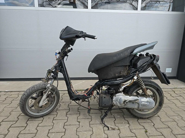 Yamaha - snorscooter - jog rr - restanten 94fdv1 - afbeelding 1 van  7