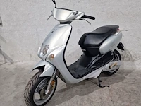 Yamaha - snorscooter - neo's - 25km - afbeelding 3 van  6