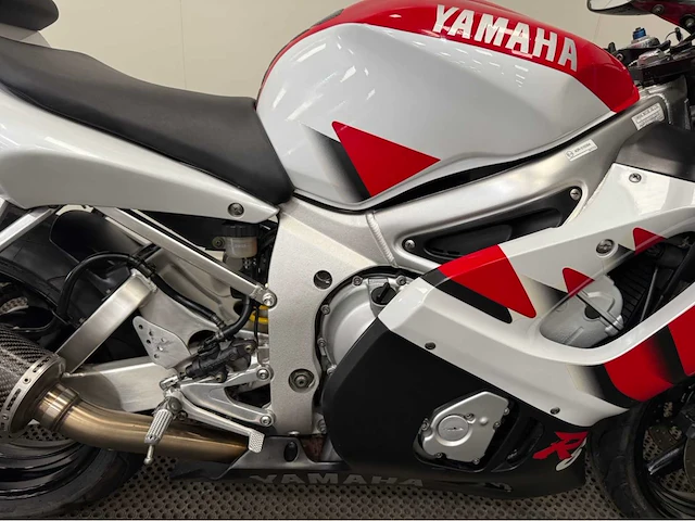 Yamaha - sport - r6 - motorfiets - 1999 - afbeelding 7 van  17